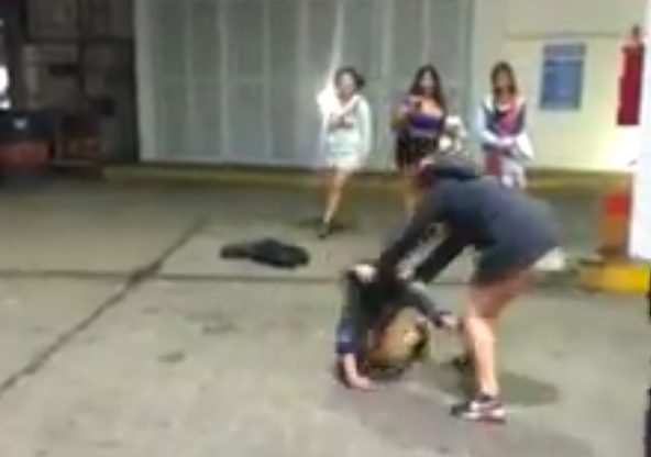Brutal women fight at the gas station Photo 0001