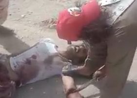 Man being dismembered alive in Pakistan Photo 0001