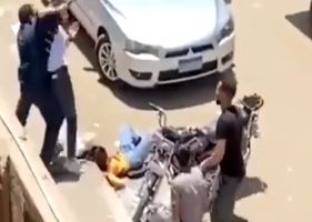 Man asks a woman to marry him, his proposal is rejected and he almost beheads her in front of a university in Egypt Photo 0001