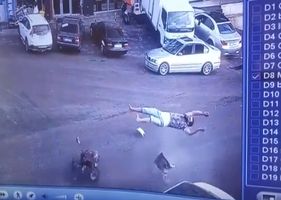 Motorcycle driver suffers a traffic accident Photo 0001