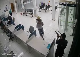 Thief is shot to death by security guard in Brazil Photo 0001