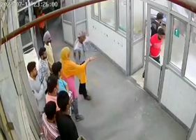 Young man is beaten to death in hospital in India Photo 0001