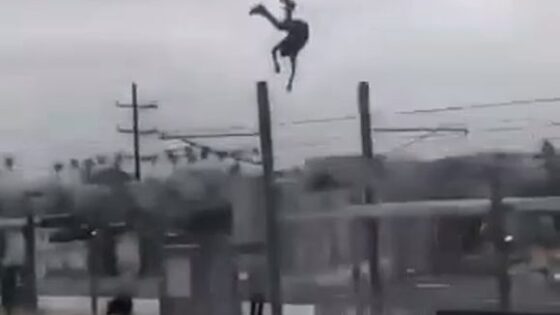 Man hanging on the crane before fell to death Photo 0001 Video Thumb