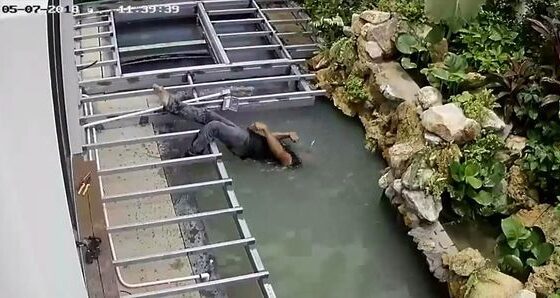Man is electrocuted to death in terrible work accident Photo 0001 Video Thumb
