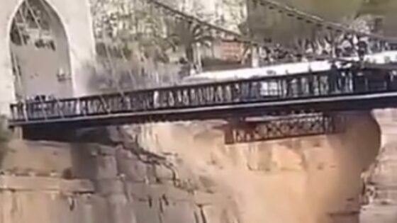 Man falls off cliff in algeria and has one of the worst deaths in the world Photo 0001 Video Thumb