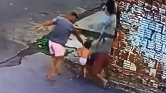 Man is gunned down in front of his kids Photo 0001 Video Thumb