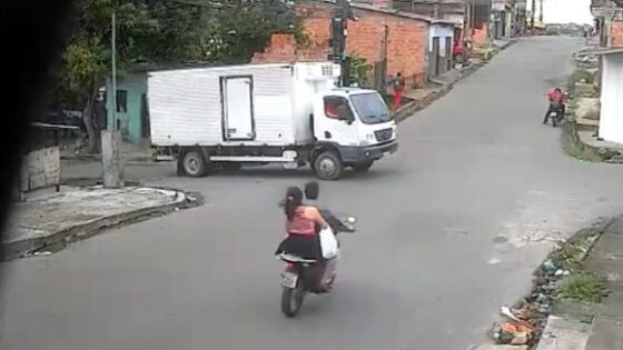 Couple dies after being run over by a box truck Photo 0001 Video Thumb