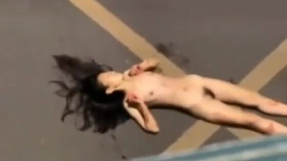 Completely naked woman jumps to death from bridge in suicide in china Photo 0001 Video Thumb