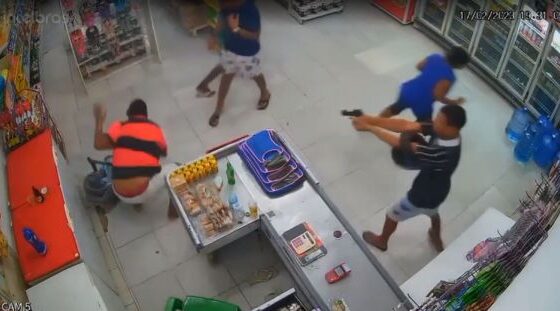 Convenience store worker shot by criminal Photo 0001 Video Thumb