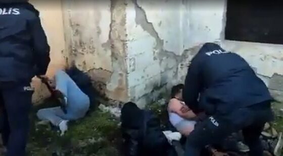 Guys stealing stuff from earthquake victims beaten by police Photo 0001 Video Thumb