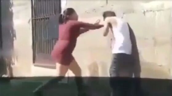 Hooker beats the fuck out of guy who didnt pay her Photo 0001 Video Thumb