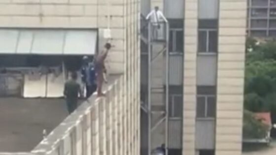 The man jumped from the 7th floor Photo 0001 Video Thumb
