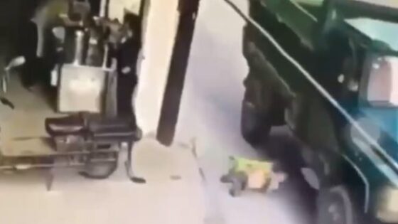Baby in stroller crushed by truck Photo 0001 Video Thumb