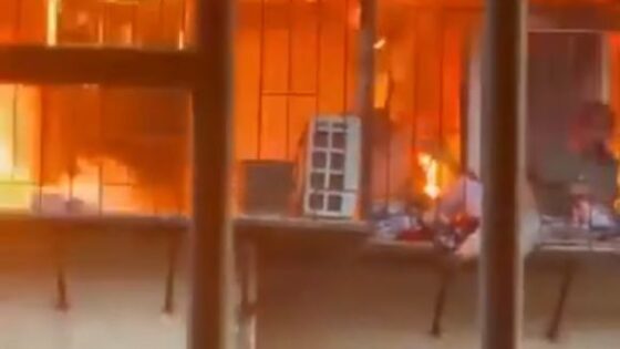 Chinese couple trapped in burning apartment and burned alive while crowd filming Photo 0001 Video Thumb