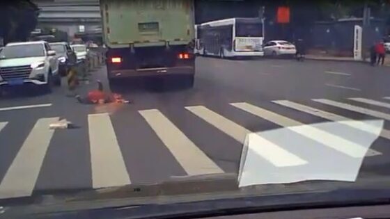 Spontaneous traffic accident in china leaves driver in shock Photo 0001 Video Thumb
