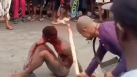 Thief brutally punished by mob in nigeria Photo 0001 Video Thumb