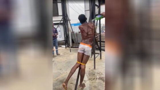 Thief whipped after caught stealing at construction site Photo 0001 Video Thumb