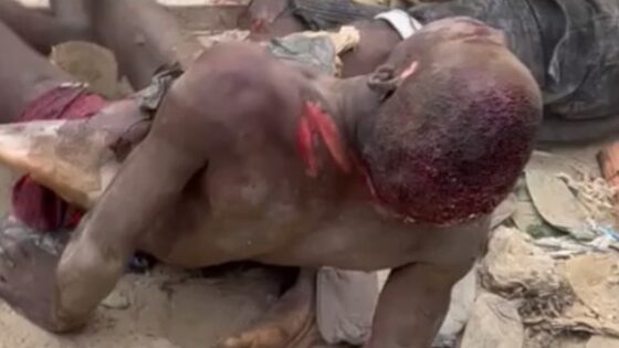 Thieves brutalized to death by mob Photo 0001 Video Thumb