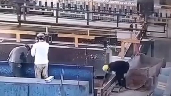 Work accident in chinese factory two workers burned by hot liquid Photo 0001 Video Thumb