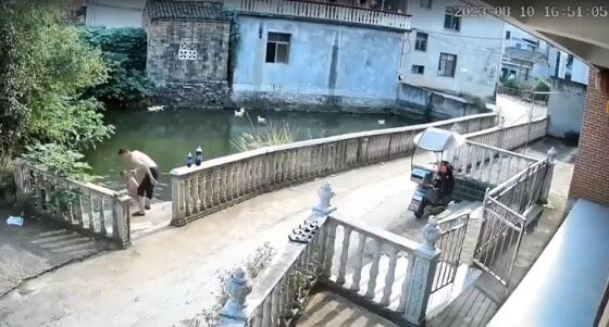 Chinese man save little boy from certainly death Photo 0001 Video Thumb