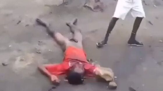 Haitian mob tortured man and cuts off his dick Photo 0001 Video Thumb