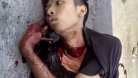 A man died in a motorcycle accident in indonesia his neck was cut so much that he almost fell off Photo 0001 Video Thumb