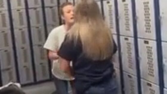 White girl stabbed another white girl in a fight Photo 0001 Video Thumb