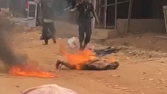 Angry population lynching yet another alleged rapist in nigeria they burned him alive Photo 0001 Video Thumb