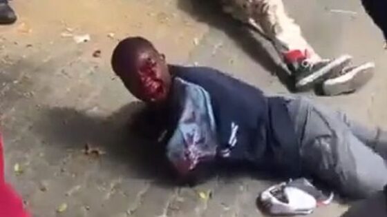They were caught trying to rob workers in south africa and ended up being lynched Photo 0001 Video Thumb