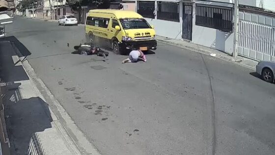 Woman on a motorcycle is run over by a van and dragged on the asphalt in manabí ecuador Photo 0001 Video Thumb