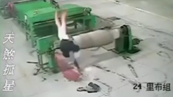 Compilation of accidents with rotating machines that led to the death of many innocent workers Photo 0001 Video Thumb
