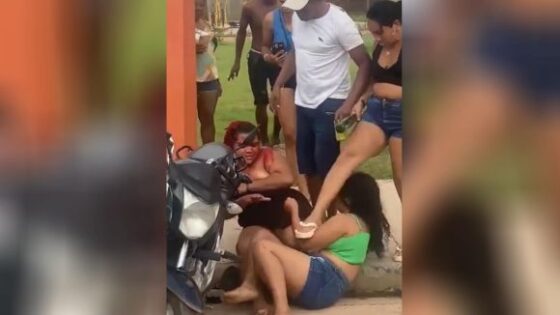 Womens fight ends with blood spilled in brazil Photo 0001 Video Thumb