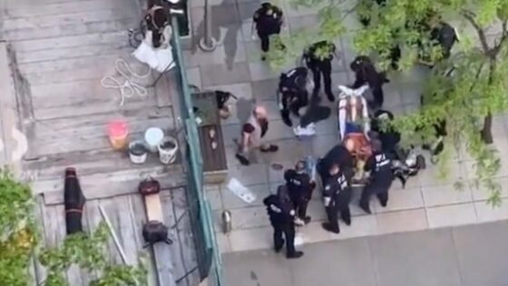 16 year old boy is shot in the head and killed in broad daylight in manhattan Photo 0001 Video Thumb
