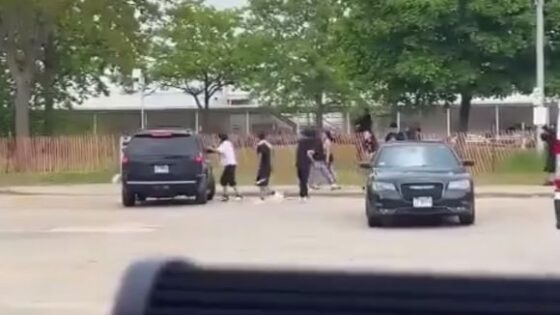 Suv runs over people attacking it in north avenue beach chicago Photo 0001 Video Thumb