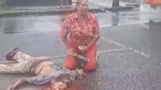 Truck turns elderly man into a pile of meat in ecuador in a sad traffic accident his wife cries in her heart next to him Photo 0001 Video Thumb