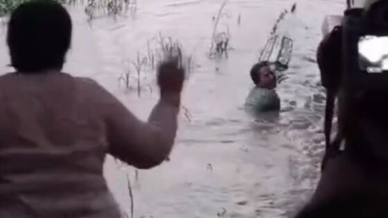 Woman being eaten alive by crocodile while people just film the scene Photo 0001 Video Thumb