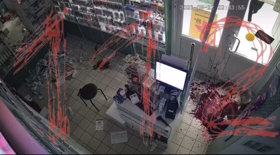 A thief tries to rob a store in russia but the alarm rings he despairs and cuts his femoral vein and bleeds to death while trying to escape Photo 0001 Video Thumb