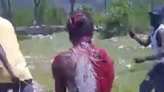 Alleged haitian bandit is stoned to death in brutal and fatal lynching Photo 0001 Video Thumb