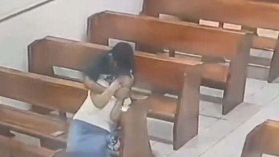 Criminal hangs elderly woman in church to rob her during sacred worship Photo 0001 Video Thumb