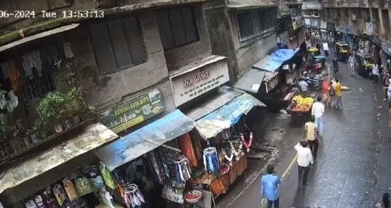 Dog falls from the 5th floor killing a girl who was walking in the middle of the street Photo 0001 Video Thumb