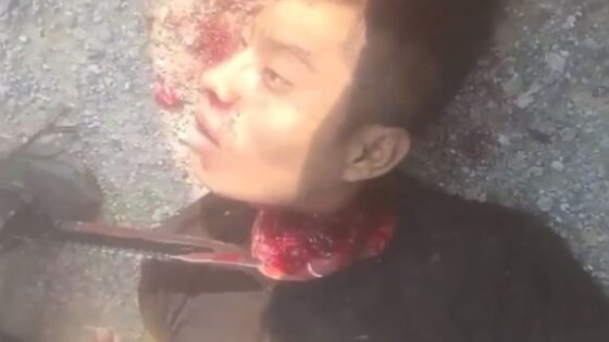 Herreras assassins dismembering rivals body with extreme brutality after execution Photo 0001 Video Thumb