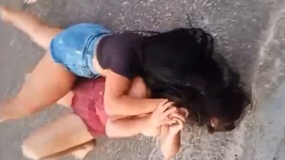 Hot girls fighting in brazil most likely because of a man Photo 0001 Video Thumb