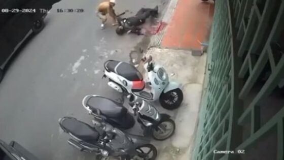 Man armed with knifesword kills police officer in cambodia Photo 0001 Video Thumb
