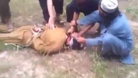 Man brutally beheaded by terrorists in pakistan Photo 0001 Video Thumb