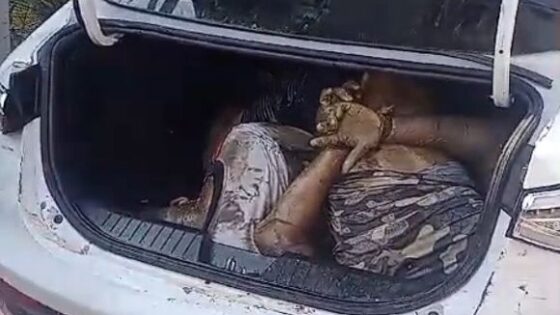 Rotten bodies of criminal gang members killed in the trunk of a car in brazil Photo 0001 Video Thumb