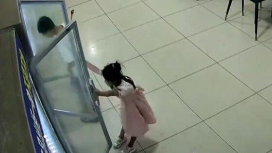 Small girl drops refrigerator on top of herself and causes disturbance in china Photo 0001 Video Thumb