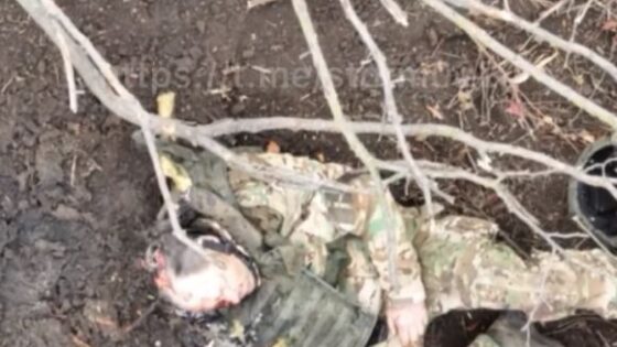 Soldier has his head blown off by a drone but is still alive and moving in the russia vs ukraine war Photo 0001 Video Thumb