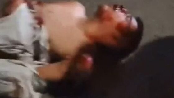 The criminal was beaten and his motorbike burned by an angry crowd Photo 0001 Video Thumb