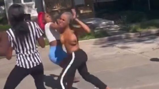 Topless girl fight in the middle of the street Photo 0001 Video Thumb