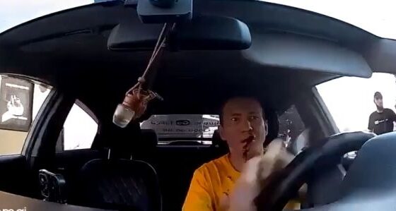 Passenger refuses to pay taxi fare and attacks driver in russia who loses control of the vehicle Photo 0001 Video Thumb